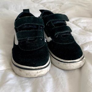 Size 8 toddler Vans off the wall shoes